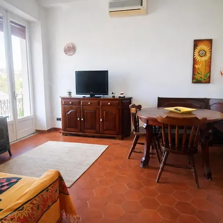 Casatrefontane 公寓 博瓦利诺马里纳